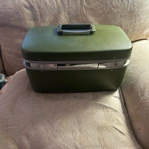 Samsonite Green Travel Case with Silver Key